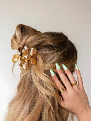 Metal Funky Flower Claw Clip
