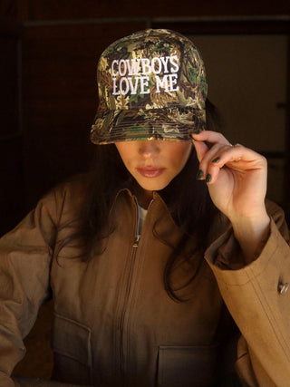 Cowboys Love Me Trucker