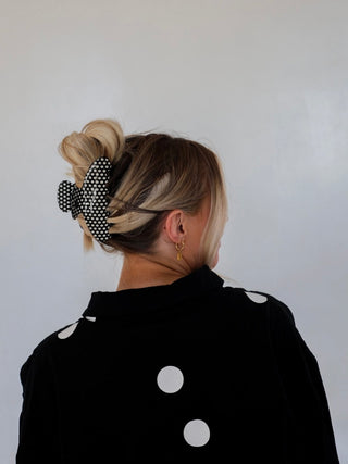 Black & White Polka Dot Claw